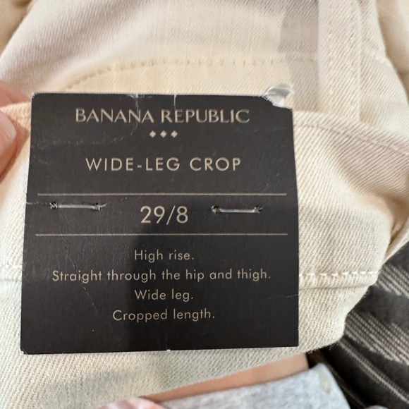 Banana Republic High-Rise Straight Wide-Leg Crop Off-White/Cream Cuff Denim Jean - Picture 5 of 6